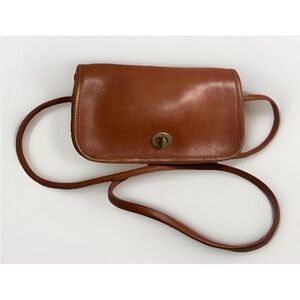 Vintage Coach British Tan Leather Dinky Turn Lock Crossbody Bag Made In NYC